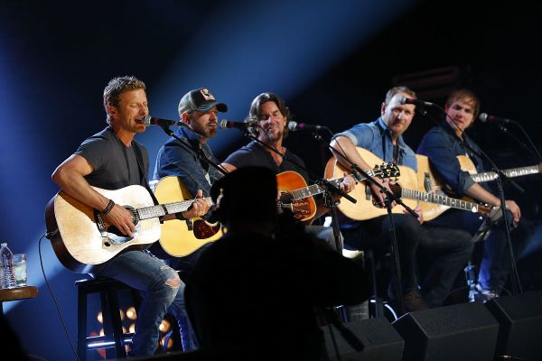 (l-r) Dierks Bentley is joined by Jon Randall, Brett James, Jim Beavers, and Ross Copperman during a special taping of public television's "Front and Center" celebrating the 10th anniversary of the CMA Songwriters Series. (Photo: Donn Jones/CMA)