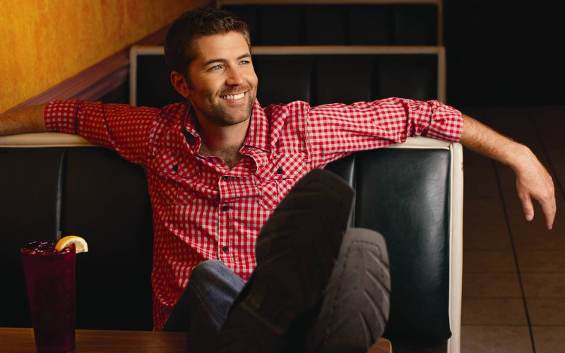 josh turner lay low review